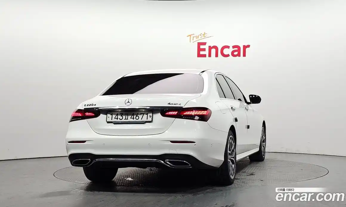 Mercedes-Benz E-Class 2021 1.9 Автомат в Москве № 161187, фото 4