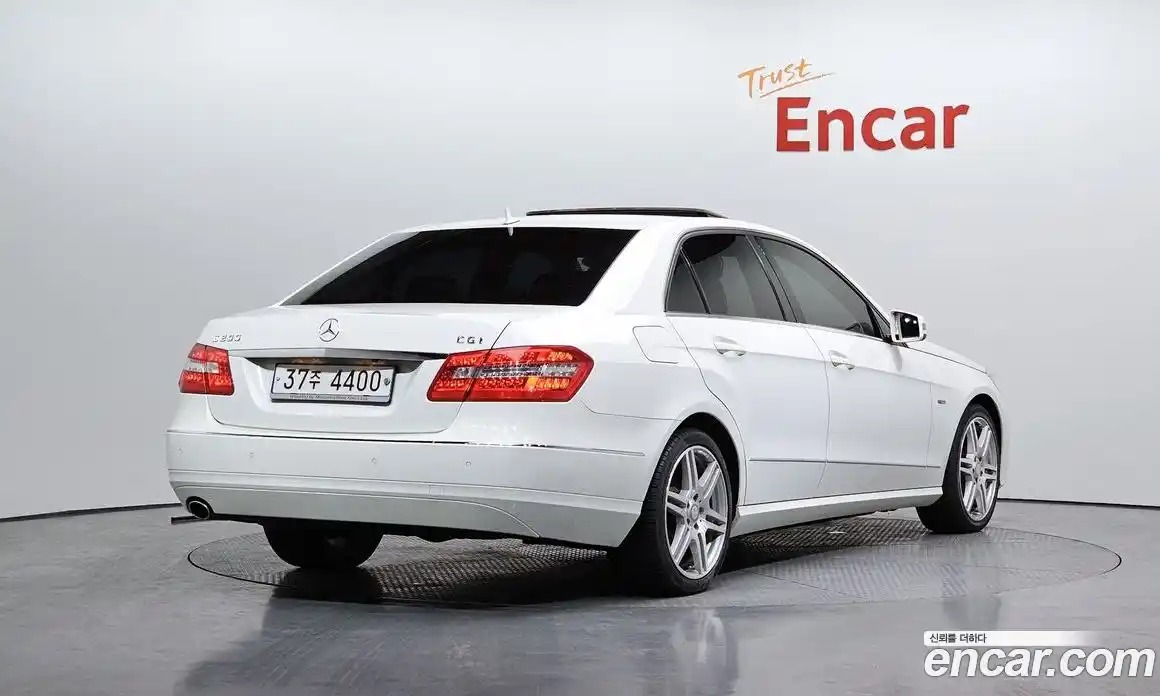 Mercedes-Benz E-Class 2010 1.8 Автомат в Москве № 161459, фото 11