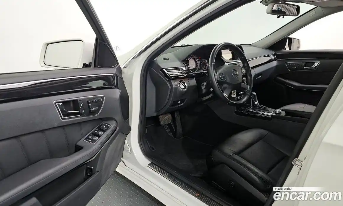 Mercedes-Benz E-Class 2010 1.8 Автомат в Москве № 161459, фото 13
