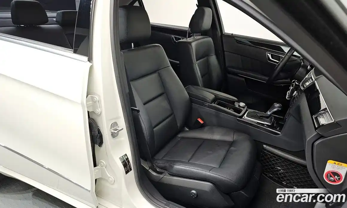 Mercedes-Benz E-Class 2010 1.8 Автомат в Москве № 161459, фото 14