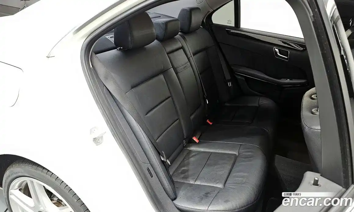 Mercedes-Benz E-Class 2010 1.8 Автомат в Москве № 161459, фото 15