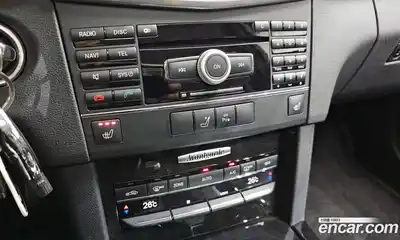 Mercedes-Benz E-Class 2010 1.8 Автомат в Москве № 161459, миниатюра 6