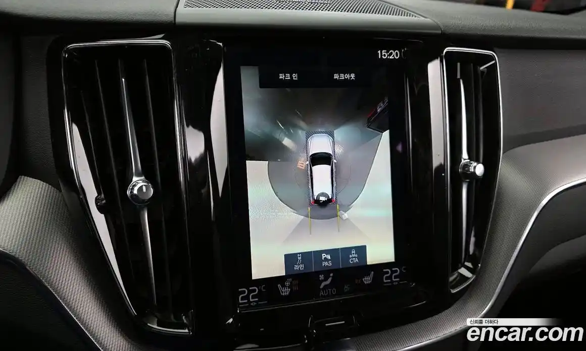 Volvo XC60 2021 2.0 Автомат в Москве № 164439, фото 3