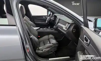 Volvo XC60 2021 2.0 Автомат в Москве № 164439, миниатюра 5