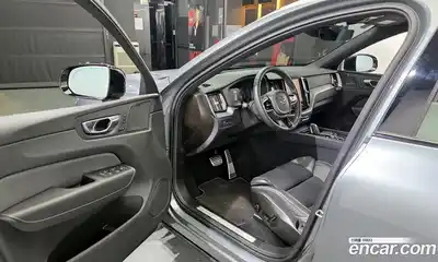 Volvo XC60 2021 2.0 Автомат в Москве № 164439, миниатюра 6