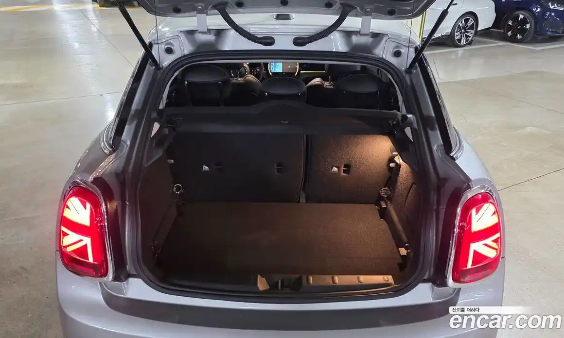 Mini Cooper 2024 1.5 Автомат в Москве № 167430, фото 19