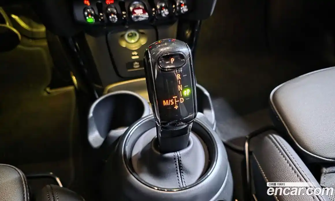 Mini Cooper 2024 1.5 Автомат в Москве № 167430, фото 9