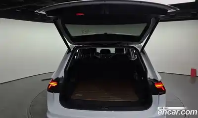 Volkswagen Tiguan 2022 2.0 Автомат в Москве № 168903, миниатюра 12