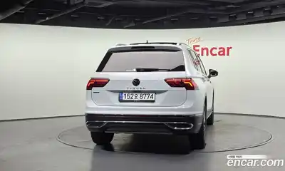 Volkswagen Tiguan 2022 2.0 Автомат в Москве № 168903, миниатюра 4