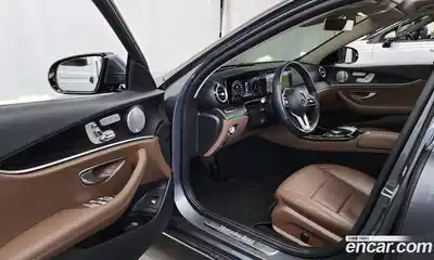Mercedes-Benz E-Class 2019 2.0 Автомат в Москве № 179884, миниатюра 6
