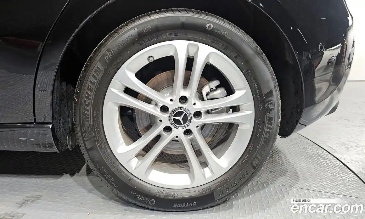 Mercedes-Benz A-Class 2025 2.0 Автомат в Москве № 193529, фото 14