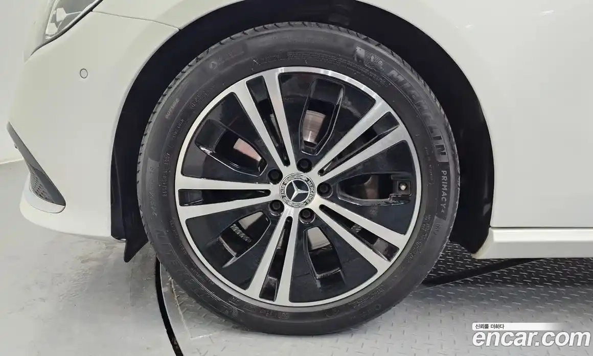 Mercedes-Benz E-Class 2022 2.0 Автомат в Москве № 194586, фото 12