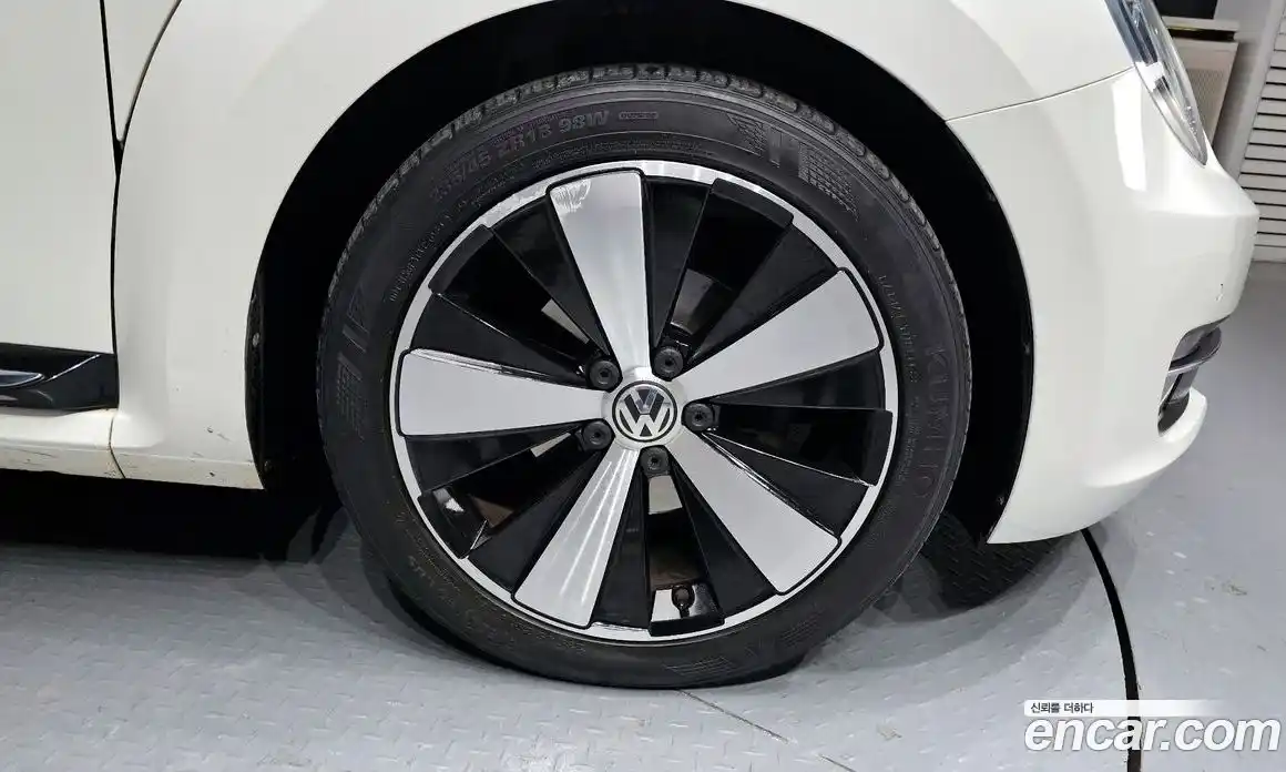 Volkswagen Beatle 2014 2.0 Автомат в Москве № 195355, фото 5