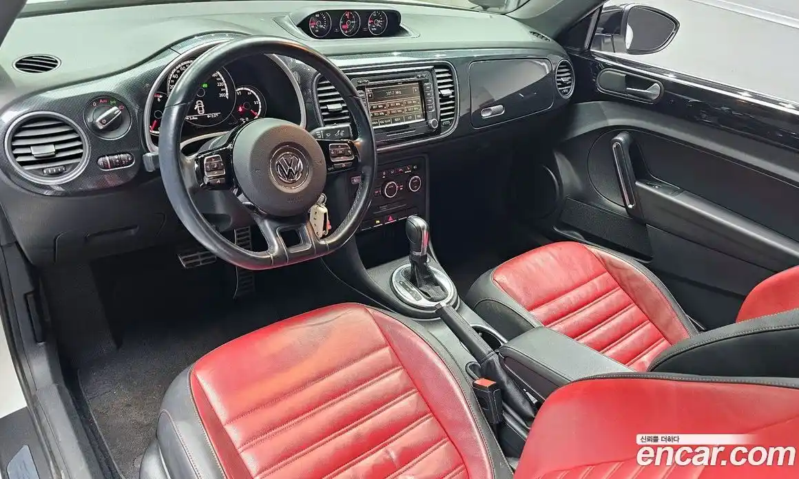 Volkswagen Beatle 2014 2.0 Автомат в Москве № 195355, фото 7