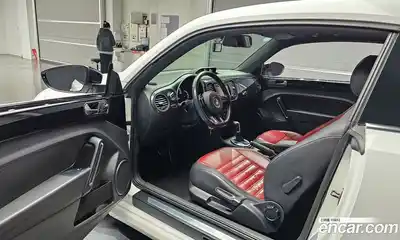 Volkswagen Beatle 2014 2.0 Автомат в Москве № 195355, миниатюра 10
