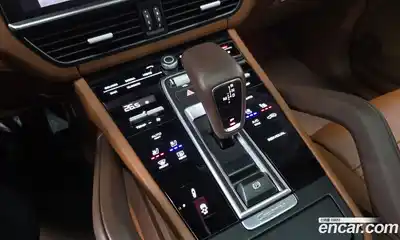 Porsche Cayenne, 2023