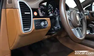 Porsche Cayenne 2023 3.0 Автомат в Москве № 197430, миниатюра 2