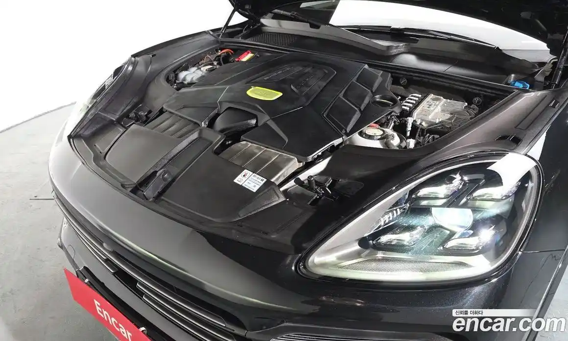 Porsche Cayenne 2023 3.0 Автомат в Москве № 197430, фото 3