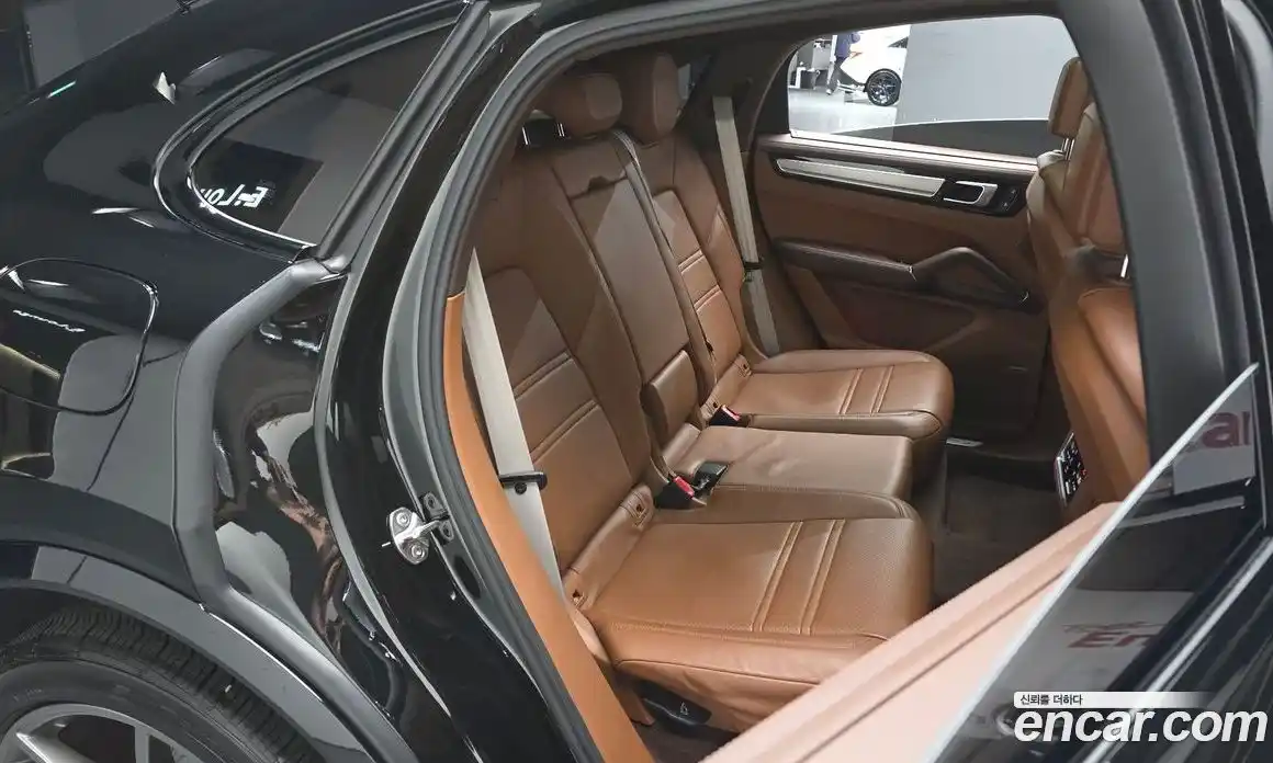 Porsche Cayenne 2023 3.0 Автомат в Москве № 197430, фото 4