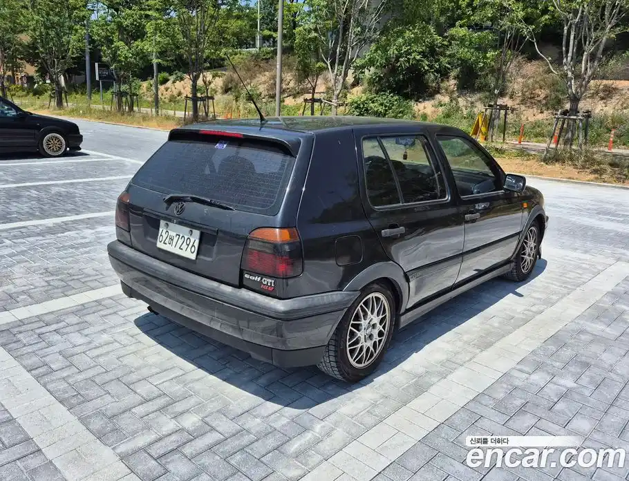 Volkswagen Golf 1994 2.0 Механическая в Москве № 199314, фото 5
