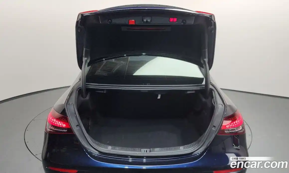 Mercedes-Benz E-Class 2022 2.0 Автомат в Москве № 205742, фото 17