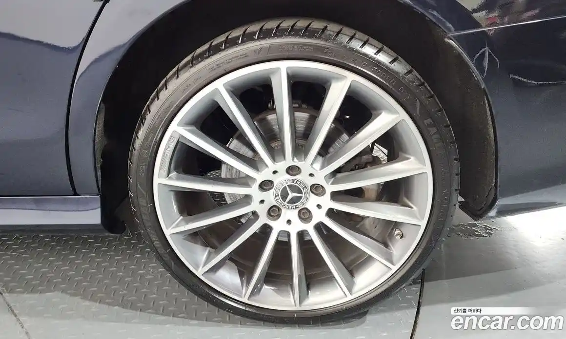 Mercedes-Benz E-Class 2022 2.0 Автомат в Москве № 205742, фото 3