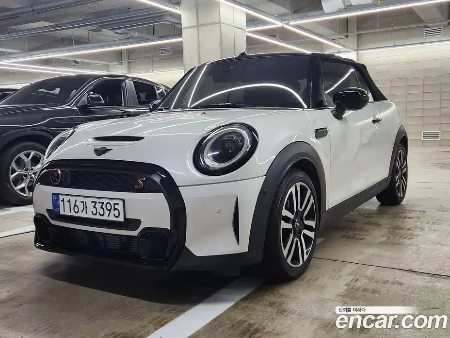 Mini Cooper Convertible 2024 2.0 Автомат в Москве № 208515, фото 1