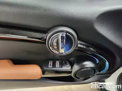 Mini Cooper Convertible 2024 2.0 Автомат в Москве № 208515, миниатюра 12