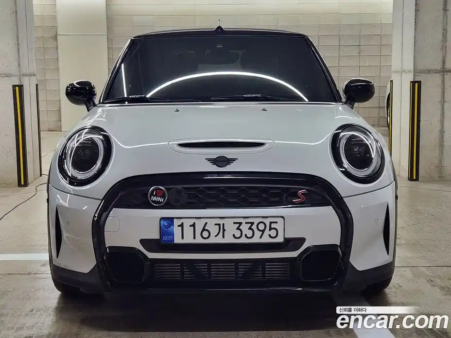 Mini Cooper Convertible 2024 2.0 Автомат в Москве № 208515, фото 3