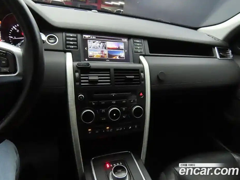 Land Rover Discovery Sport 2016 2.0 Автомат в Москве № 213587, фото 10