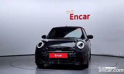 Mini Cooper Convertible 2025 2.0 Автомат в Москве № 213937, миниатюра 3