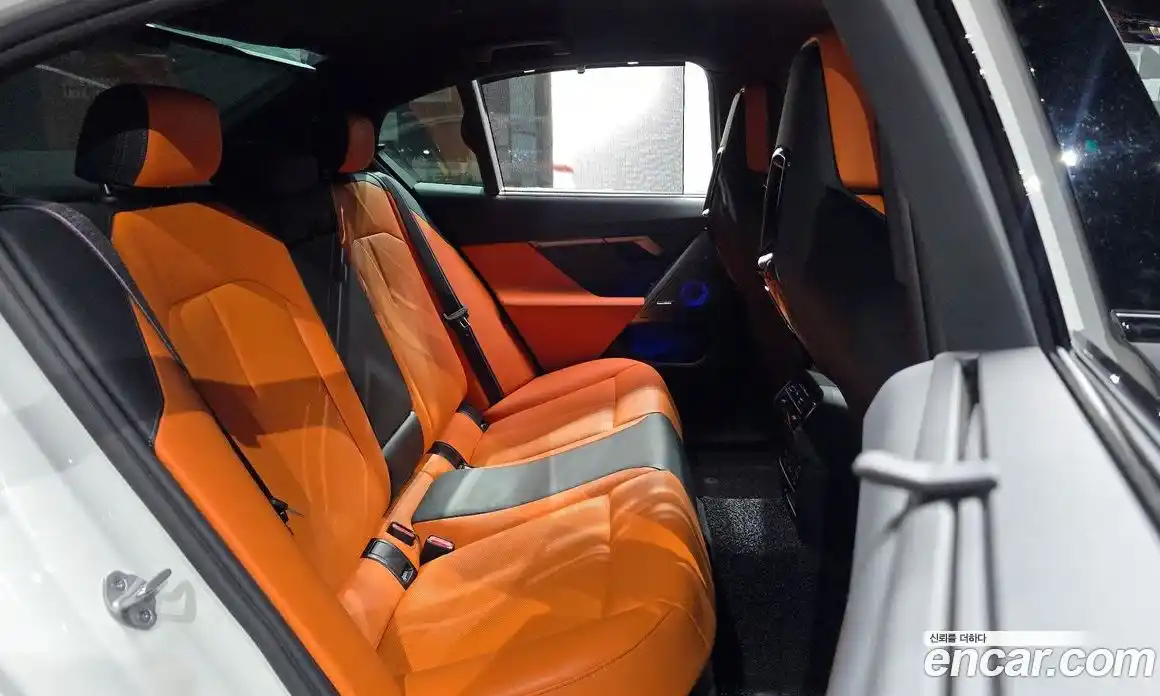 BMW M5 2025 4.4 Автомат в Москве № 228080, фото 17