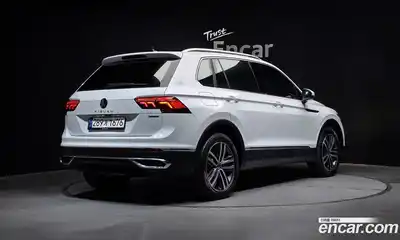 Volkswagen Tiguan 2021 2.0 Автомат в Москве № 232131, миниатюра 5