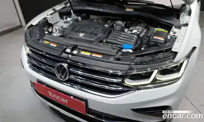 Volkswagen Tiguan 2021 2.0 Автомат в Москве № 232131, миниатюра 6