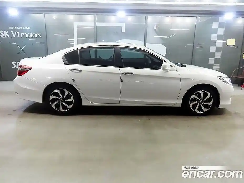 Honda Accord 2016 2.4 Автомат в Москве № 232970, фото 3
