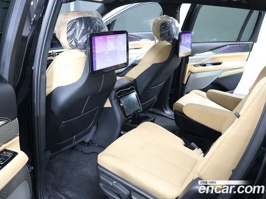 Cadillac Escalade 2026 Автомат в Москве № 256499, фото 16