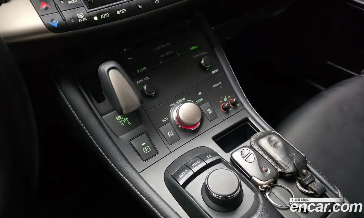 Lexus CT200h 2018 1.8 Автомат в Москве № 275583, фото 9