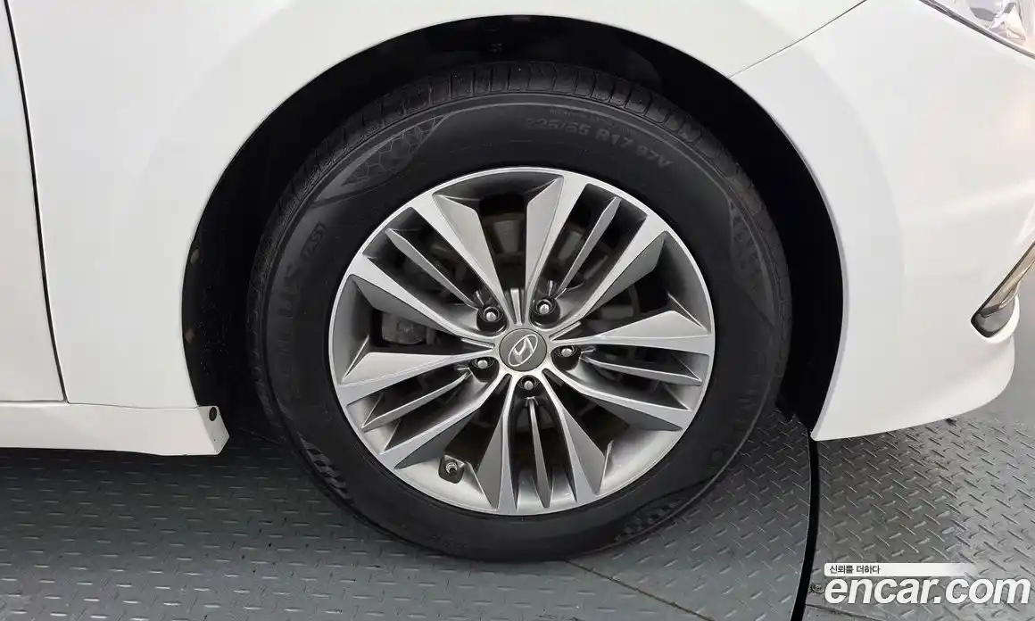 Hyundai Grandeur 2015 2.4 Автомат в Москве № 2763, фото 10