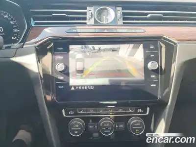 Volkswagen Passat 2018 2.0 Автомат в Москве № 277978, миниатюра 11