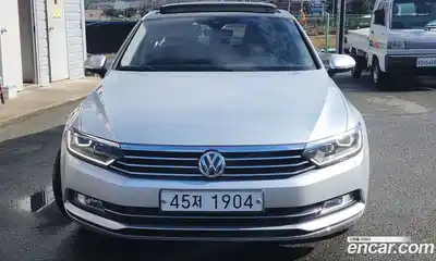 Volkswagen Passat 2018 2.0 Автомат в Москве № 277978, миниатюра 2