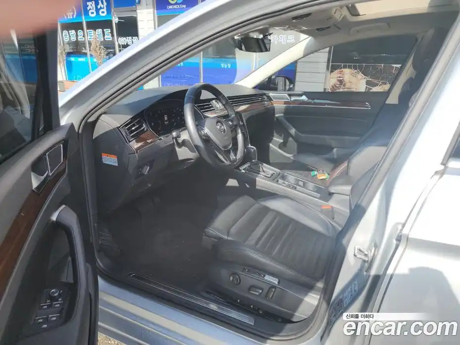 Volkswagen Passat 2018 2.0 Автомат в Москве № 277978, фото 7