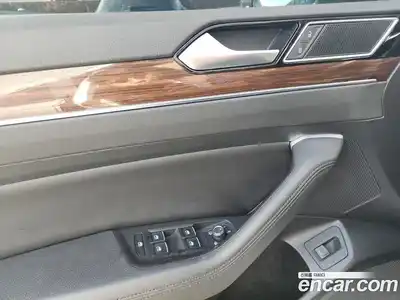 Volkswagen Passat 2018 2.0 Автомат в Москве № 277978, миниатюра 10