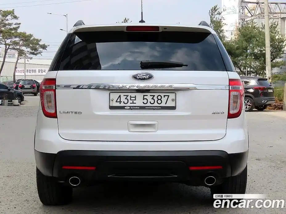 Ford Explorer 2015 3.5 Автомат в Москве № 281960, фото 4
