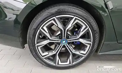 BMW i4 2022 0.2 Автомат в Москве № 282973, миниатюра 12