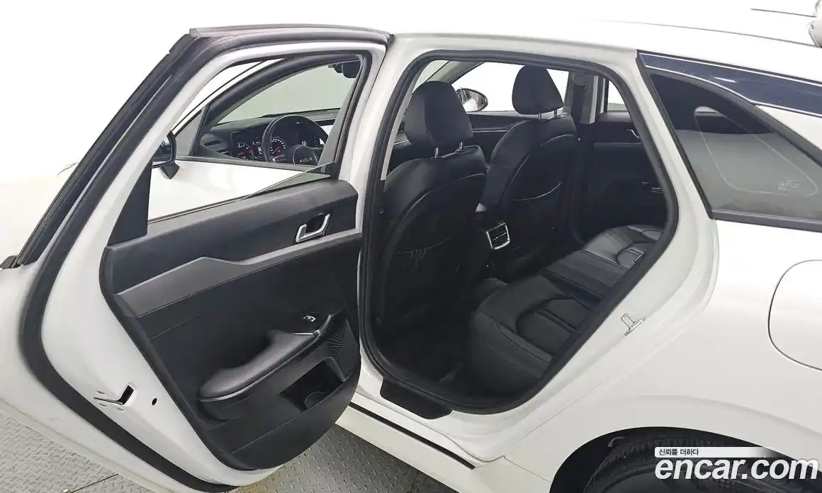 Kia K5 2023 2.0 Автомат в Москве № 306780, фото 12