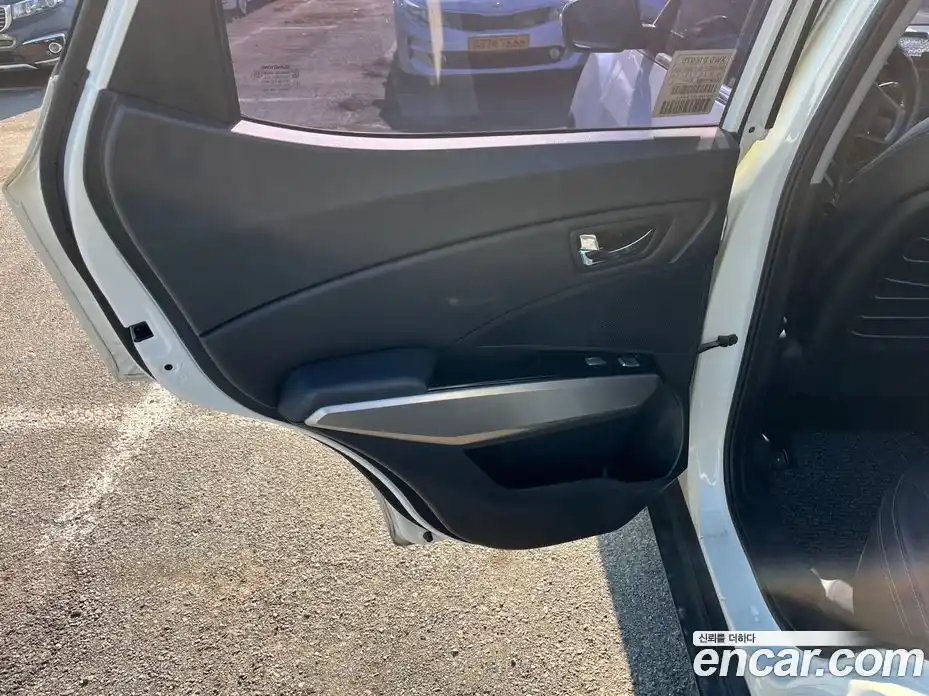 SsangYong TIBOLI 2015 1.6 Автомат в Москве № 35724, фото 11