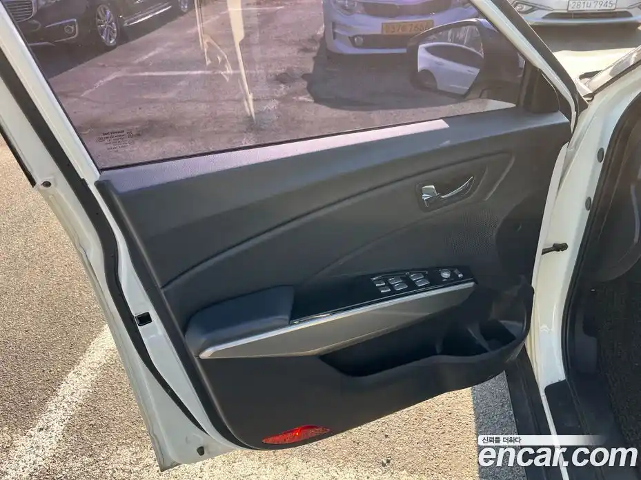 SsangYong TIBOLI 2015 1.6 Автомат в Москве № 35724, фото 12