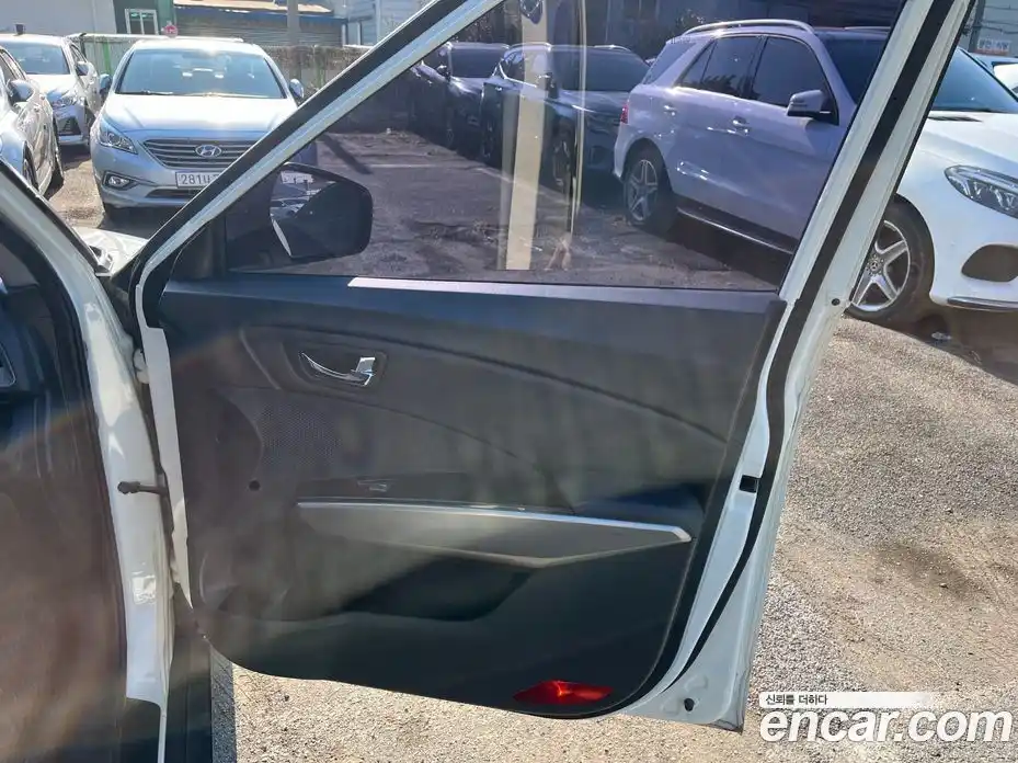 SsangYong TIBOLI 2015 1.6 Автомат в Москве № 35724, фото 13