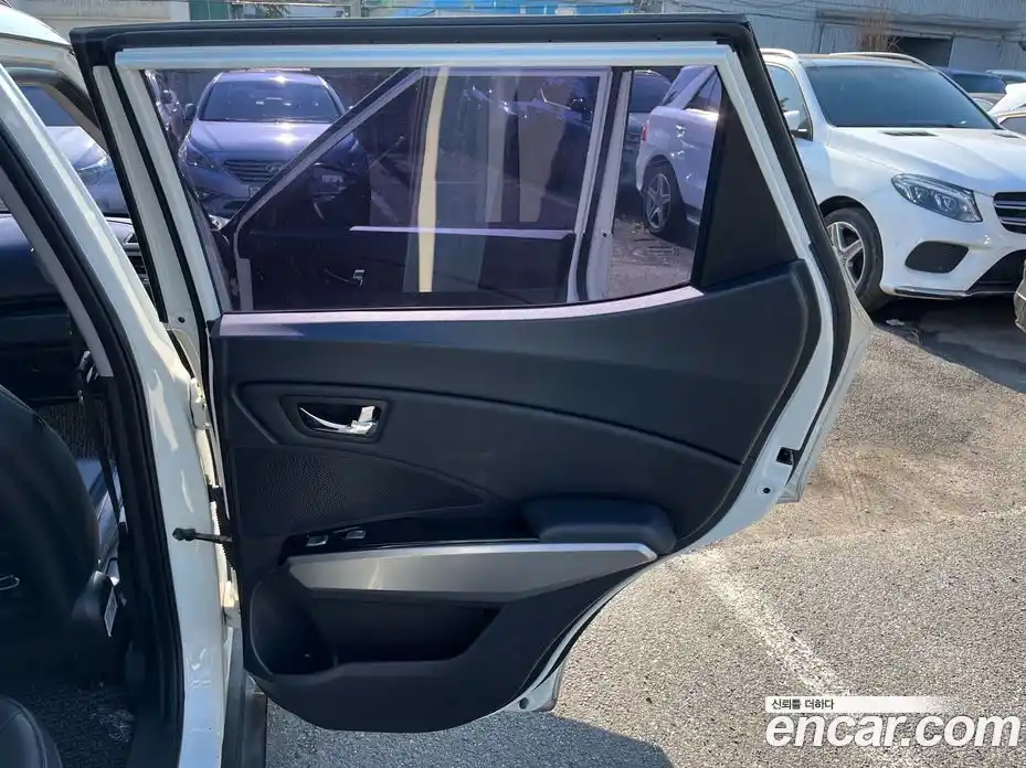 SsangYong TIBOLI 2015 1.6 Автомат в Москве № 35724, фото 14