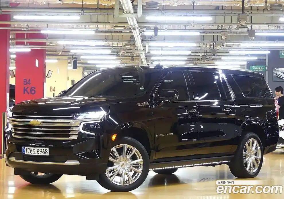 Chevrolet Surburban 2021 6.2 Автомат в Москве № 375165, фото 1